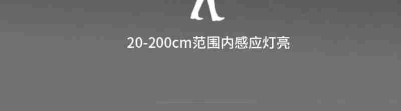 工作人员正在进行车站内部装修(央广网记者 周思杨 摄)