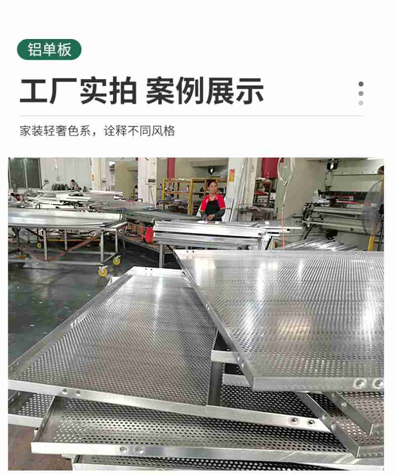   3月19日，赤峰市宁城县数字育苗工厂内，工作人员在操作自动嫁接机器人嫁接秧苗。新华网发（齐学涛 摄）
