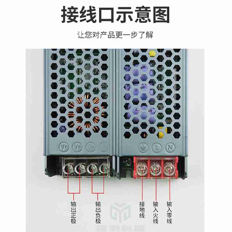   3月19日，赤峰市宁城县数字育苗工厂内，工作人员正在盖膜保湿。新华网发（齐学涛 摄）